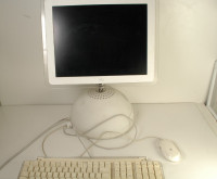 Apple iMac M6498 15” 700Mhz Mac Power PC G4 640 MB RAM 40GB