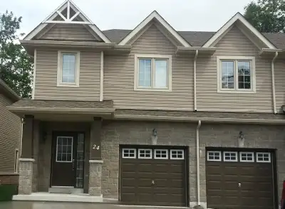 Don’t Miss Out!!! This beautiful luxury 2 Storey Freehold Family Townhome! Located in beautiful Blue...