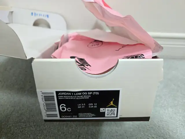 Size 6C (TD) - Nike Air Jordan 1 Low Travis Scott Mocha in Kids & Youth in Markham / York Region - Image 11