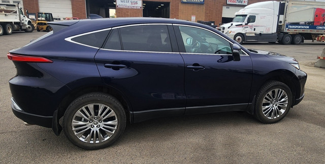 Toyota venza limited hybrid 2025 in Cars & Trucks in Edmonton - Image 4