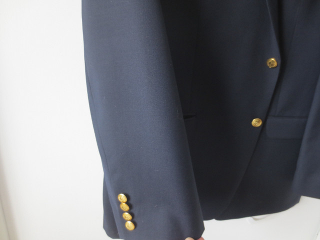 44R blue Lauren Ralph Lauren gold buttons sport jacket blazer in Men's in Timmins - Image 3