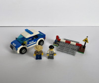 Lego set 4436 Patrol Car - 97 Pieces - 2 Minifigs - City