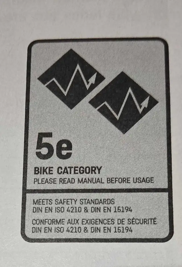 2022 Canyon Torque:ON 7 E-Mountain Bike in eBike in London - Image 8