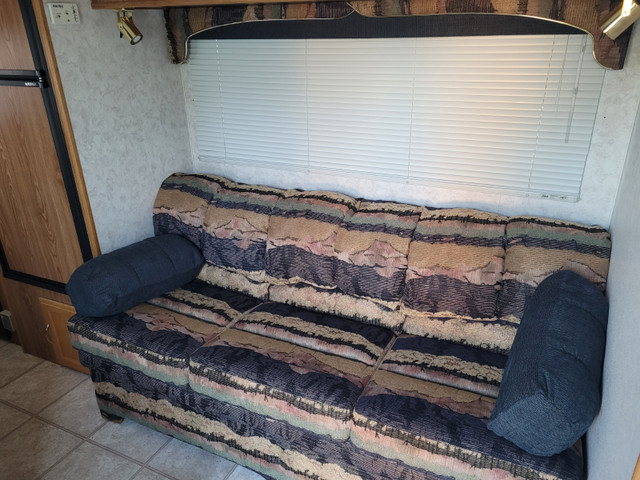 2002 Vanguard 5th Wheel in Travel Trailers & Campers in Saskatoon - Image 3
