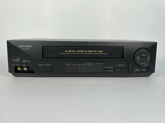 Video Cassette Player/Recorde r  SHARP VC-A420 VCR in Video & TV Accessories in Québec City - Image 2