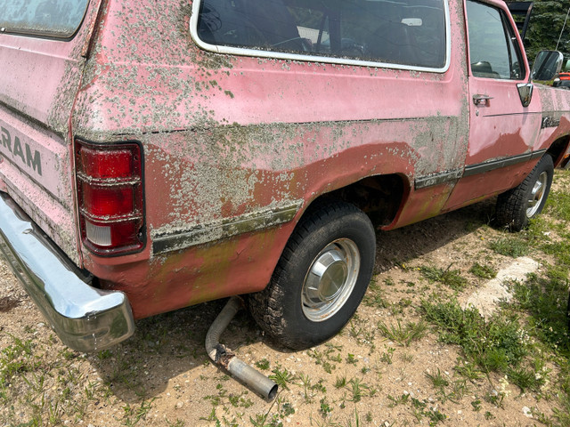 1990 ramcharger needs restoration  in Cars & Trucks in Owen Sound - Image 2