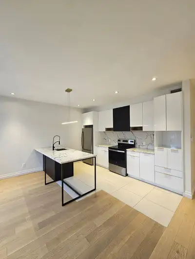 For Rent 5 1/5 Luxurious Apartment Across Snowdon Metro Station 5080 Circle Rd Montreal, QC H3W 2A1...