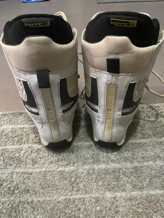 Burton Hail Men’s Snowboard Snowboarding Boots US 8 in Snowboard in Calgary - Image 4