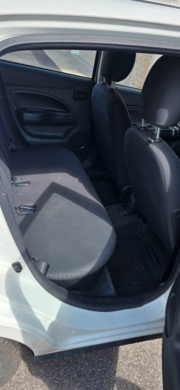 2015 Mitsubishi Mirage 4dr HB CVT ES (with Safety Certificate) in Cars & Trucks in Ottawa - Image 2
