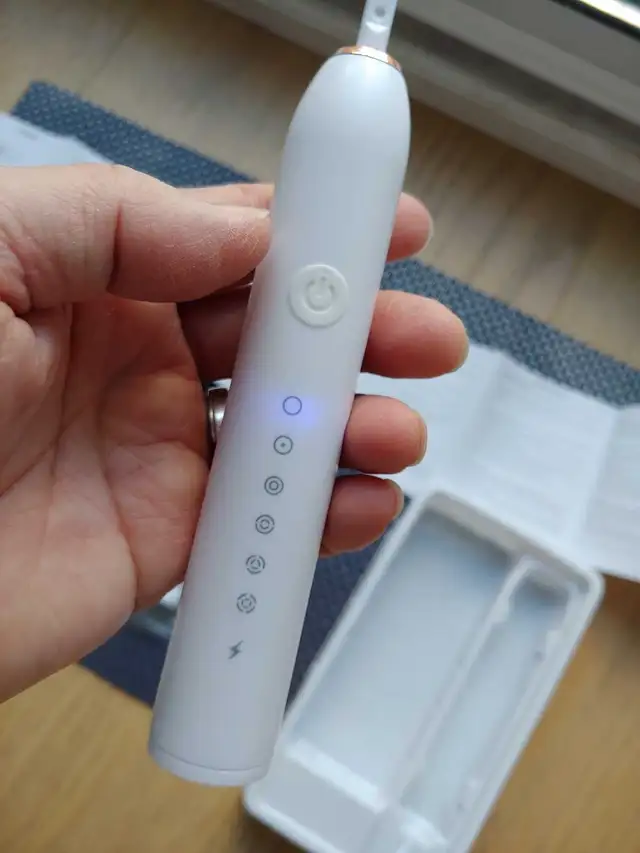 Electric Toothbrush, NEW in Bathwares in Markham / York Region - Image 3