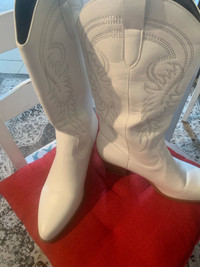 New Women Boots | Cowboy Style | White| Light| Size 9.5