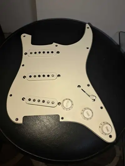 clasic vibe loaded pickgaurd, View more