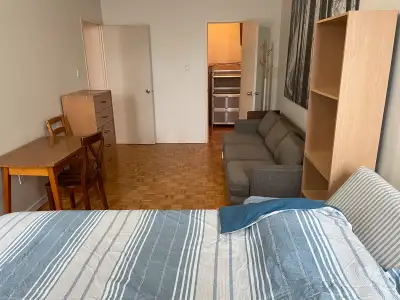 Master Bedroom Avalible