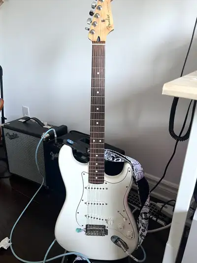 Fender Player Stratocaster, View more