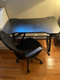 chaise et bureau