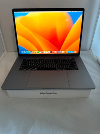 MacBook Pro 2018 15" i7-8750H 2.20GHz, 16GB, 256GB, Radeon 555x