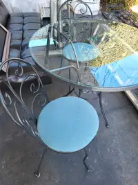 Table ronde en verre 