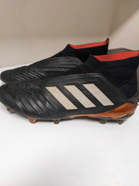 Men's Adidas no lace soccer cleats