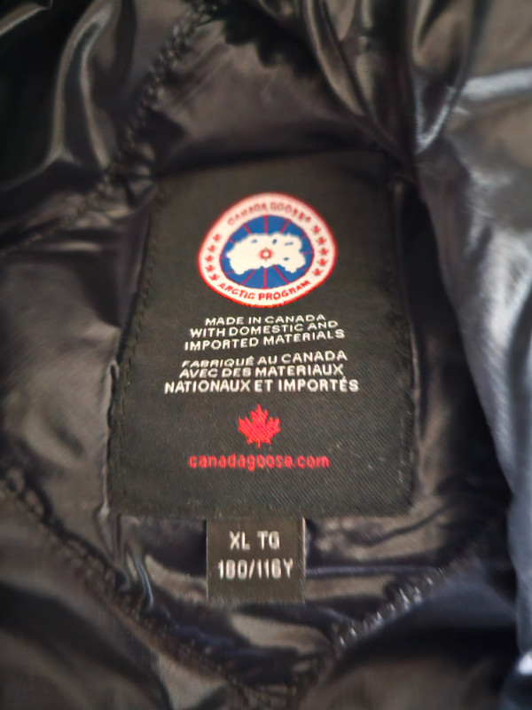Canada Goose mens XL size vest in Men's in Richmond - Image 3