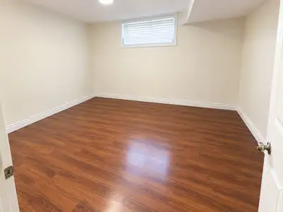 A large private bedroom is available in a clean and spacious 3-bedroom shared basement in Guelph. ✨...