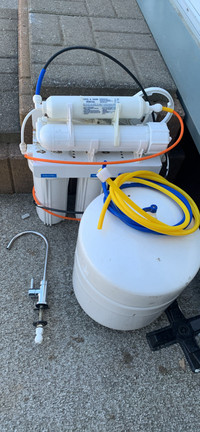 Reverse osmosis drinking water system 