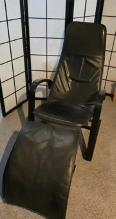 Chaise zéro gravité en cuir noir, avec repose pieds, IKEA, View more