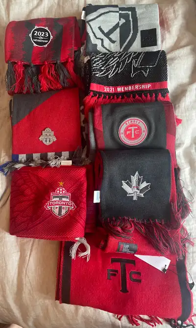 I am a long serving Season member and have many official scarfs to just get rid of. $20 each. Presen...