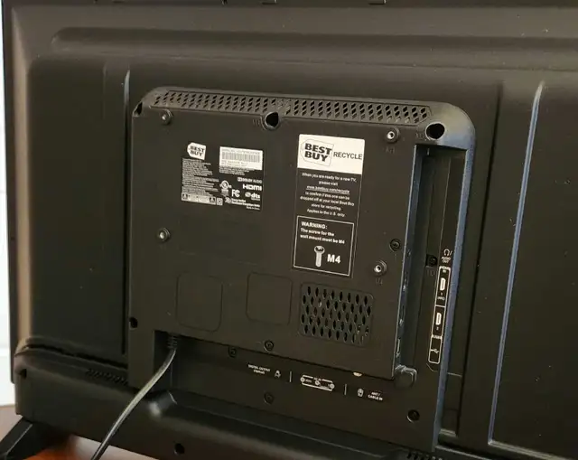 Toshiba 32" TV in TVs in Dartmouth - Image 3