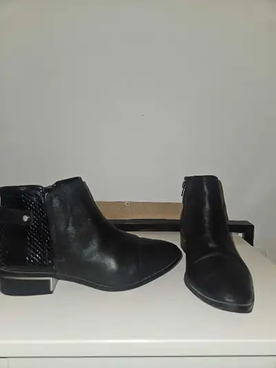 Town Shoes Boots size 9, View more