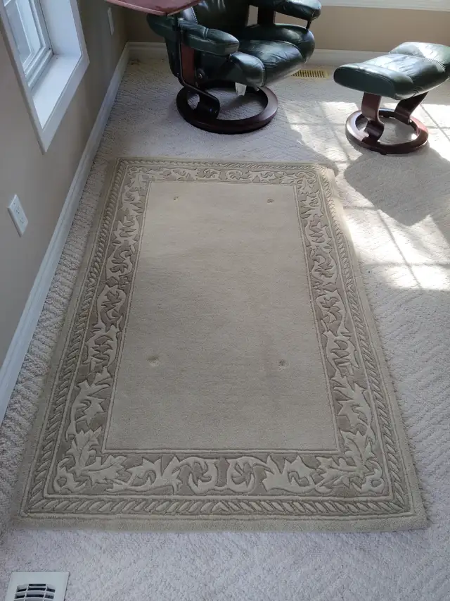 Wool Rugs in Rugs, Carpets & Runners in Ottawa - Image 3