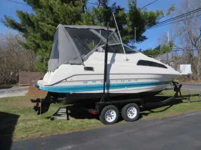 Mécanique entièrement restaurée très propre v6 4.3litres Mercruiser économique.Contrecœur 450 743 90...