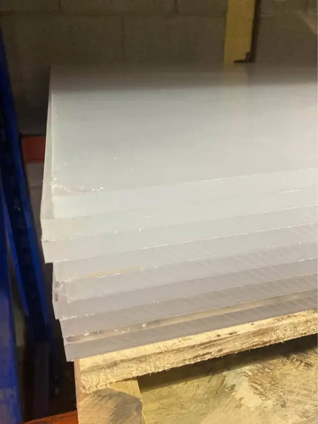 Plexiglass (Transparent Like Glass) — Warehouse Clearance! in Other in City of Montréal - Image 7