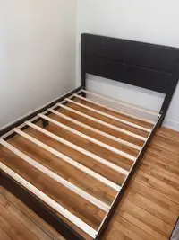Lit double avec matelas - Double size bed with mattress 