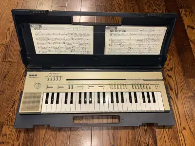 YAMAHA PortaSound PC-100 Keyboard , View more