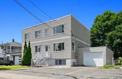 Spacieux 5½ de 1 150 pi², situé au rez-de-chaussée d'un triplex à Hull. Un logement lumineux et conf...