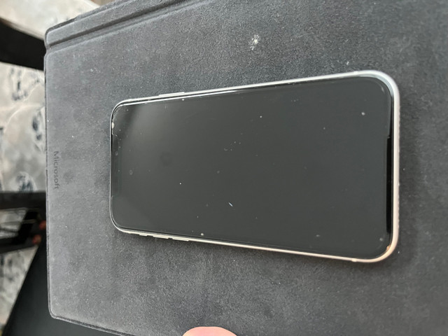 iPhone 11 - 64gb in Cell Phones in Calgary - Image 2