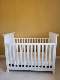 Excellent condition Crib and mattress from Wayfair 