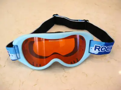 RockBros Unisex Sky Blue and Orange Lens Snowboard Ski Goggles in awesome condition. The goggles mea...