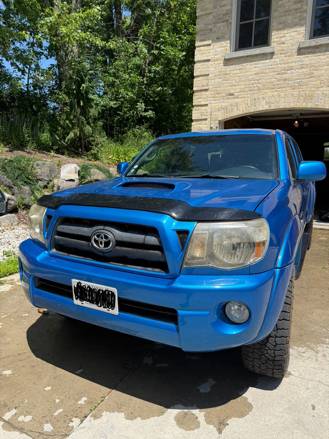 Toyota Tacoma 2010 in Cars & Trucks in Kitchener / Waterloo - Image 4