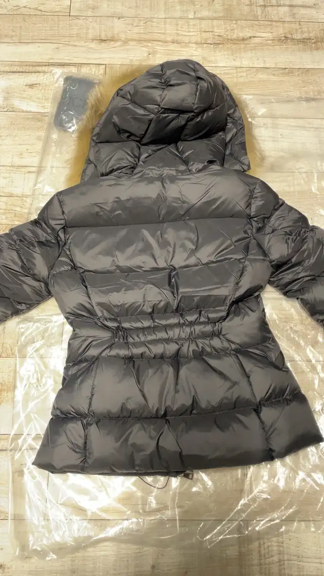 Moncler Women’s Fur Jacket in Women's - Tops & Outerwear in City of Toronto - Image 10