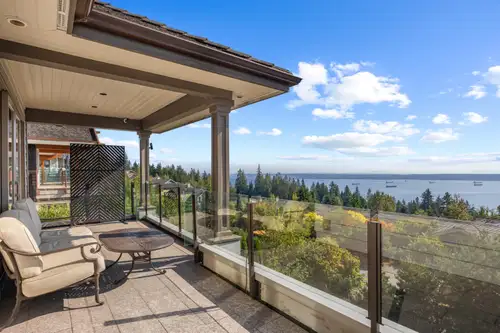 [MR] Vancouver’s Ultimate Luxury Retreat with Panoramic Views · Seasonal Smart Home ※ Notice: Rates...