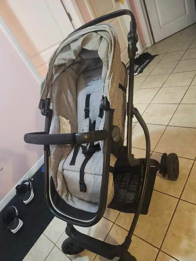 baby stroller  in Clothing - 9-12 Months in Edmonton - Image 3