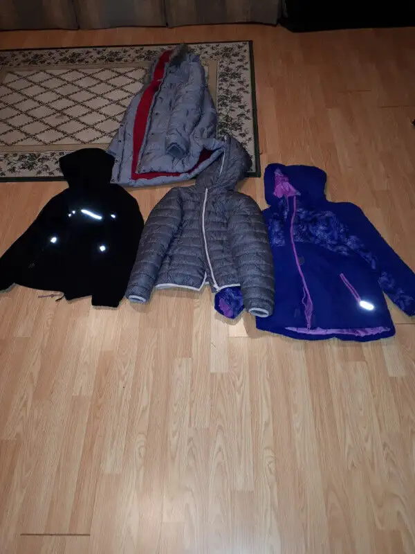 Vetement pour fille et femme, manteaux, botte, soulier, pantalon in Kids & Youth in City of Montréal - Image 2