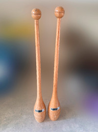 Juggling Pins - Wood / Quilles de jonglage - Bois