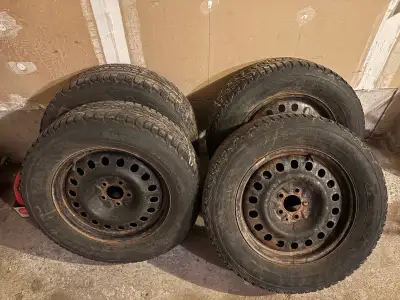 The winter tires on these rims are P235 /65R17 (used on 2020 Honda CRV) but need to be replaced.