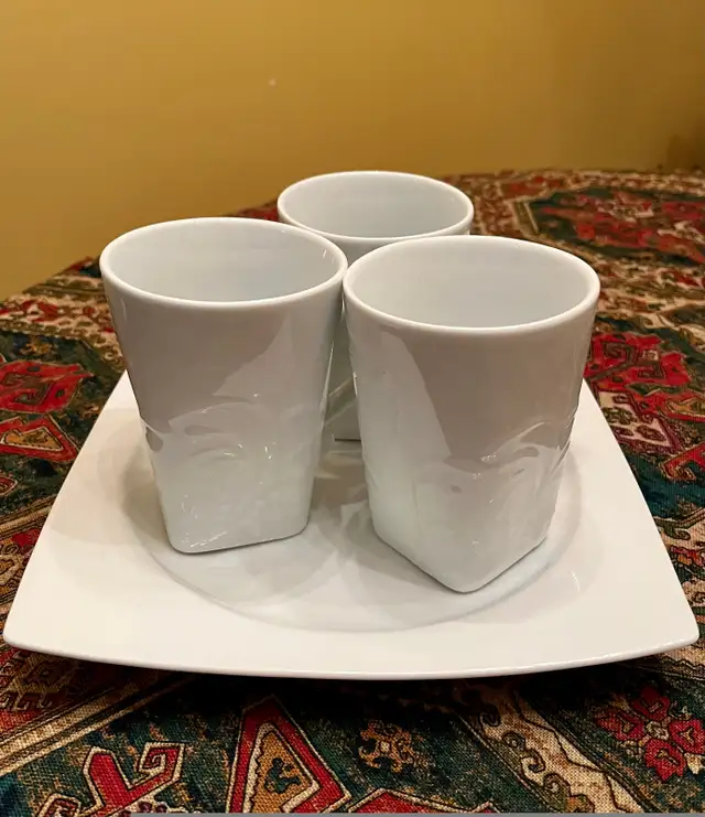 Mugs and Plate541618039581593605