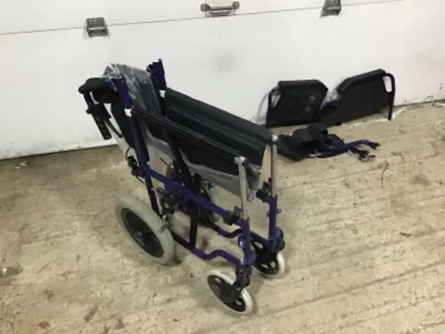 Chaise de transport int./ext. in Health & Special Needs in Drummondville - Image 8