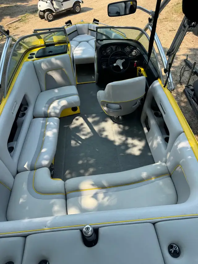 2008 Supreme V220 Surf Boat  in Powerboats & Motorboats in Regina - Image 9