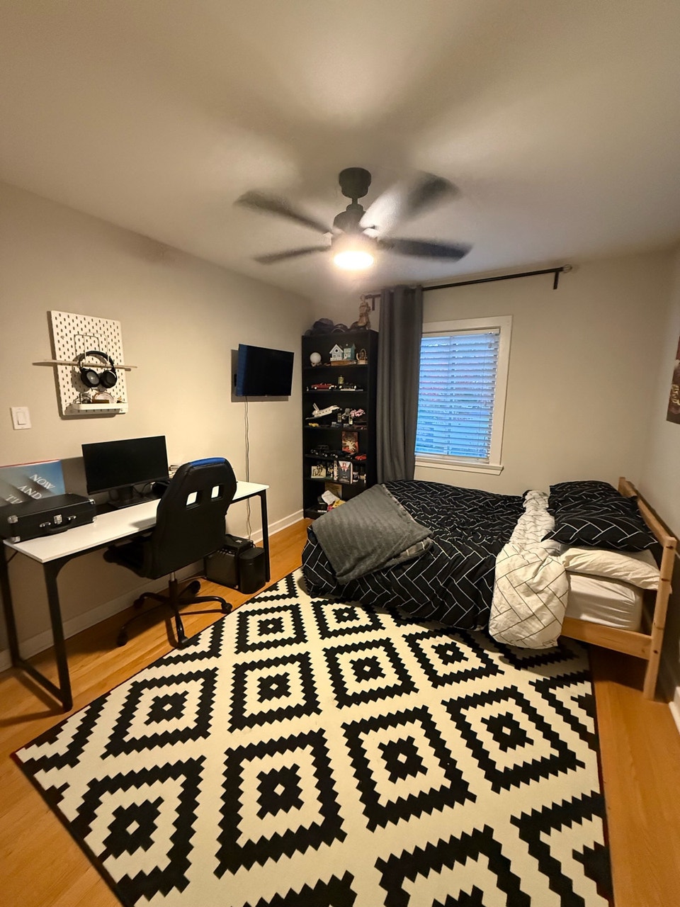 modern townhouse for rent in pembroke 3