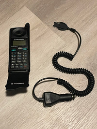 Motorola MicroTAC/650 Cellular Phone